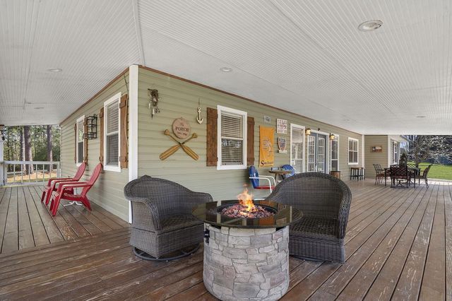 212 Woodcrest Drive, Brookeland, TX 75931