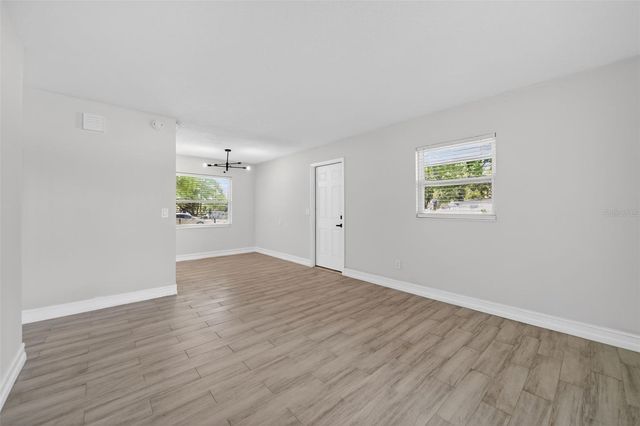 240 W 13TH STREET, Apopka, FL 32703