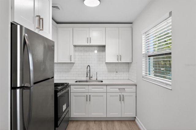 240 W 13TH STREET, Apopka, FL 32703