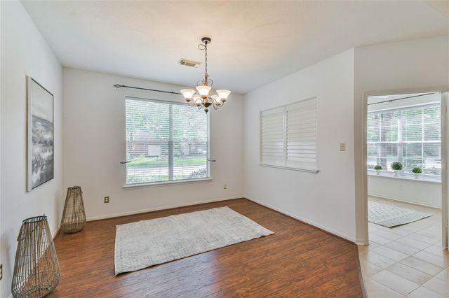 2 Willow Point Place, The Woodlands, TX 77382