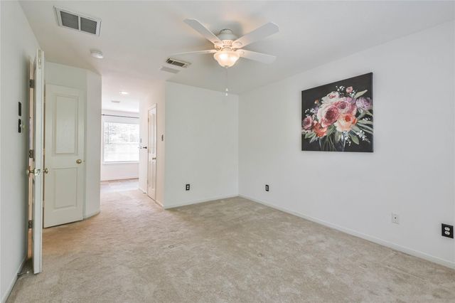 2 Willow Point Place, The Woodlands, TX 77382
