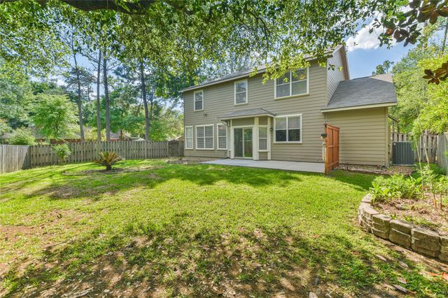 2 Willow Point Place, The Woodlands, TX 77382