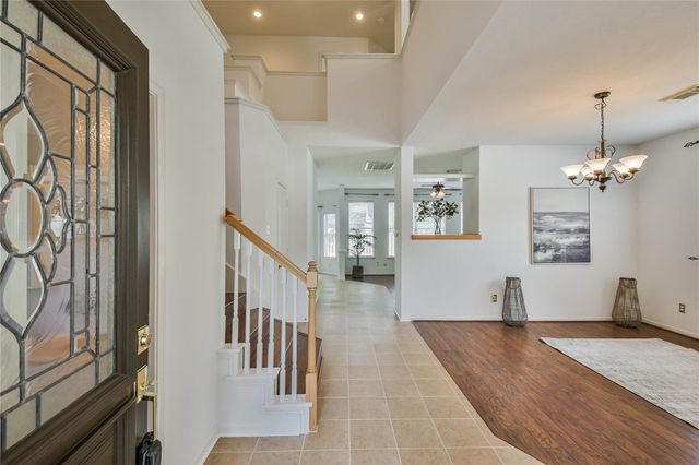 2 Willow Point Place, The Woodlands, TX 77382