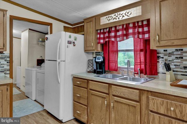 703 1ST STREET EXT, Hamburg, PA 19526