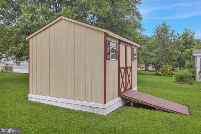 703 1ST STREET EXT, Hamburg, PA 19526