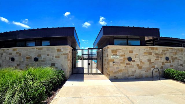 328 Dunmore Drive, Fort Worth, TX 76052