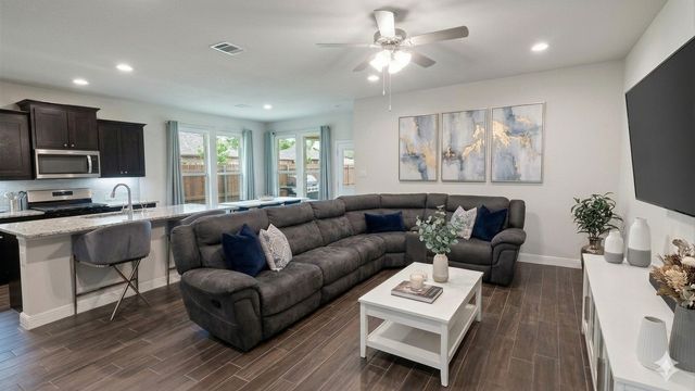 328 Dunmore Drive, Fort Worth, TX 76052