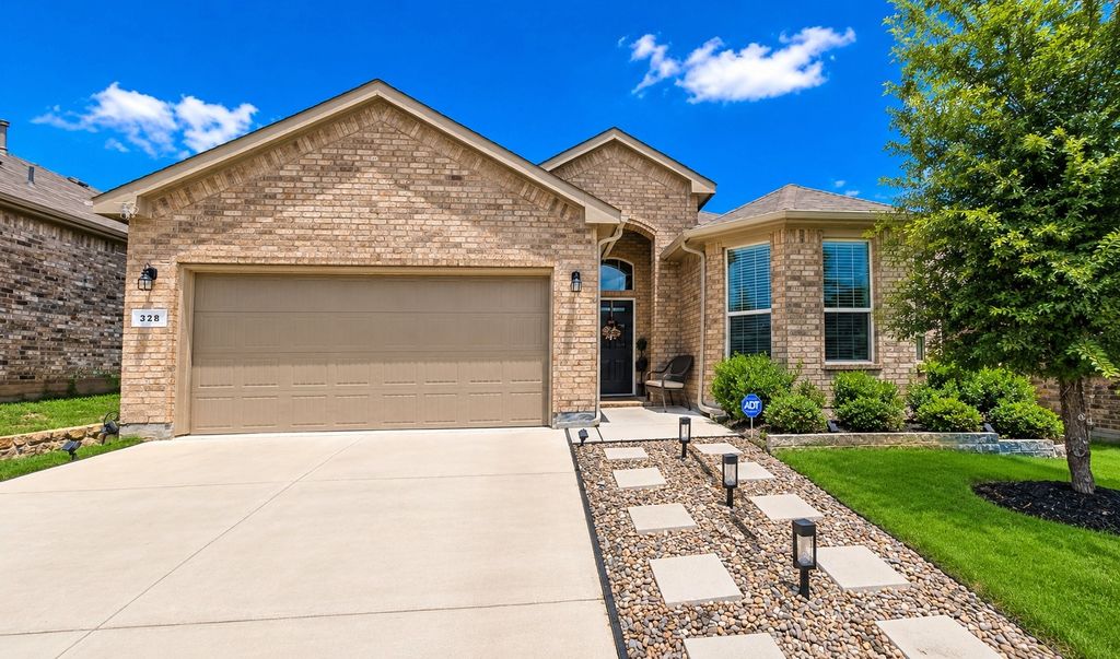 328 Dunmore Drive, Fort Worth, TX 76052