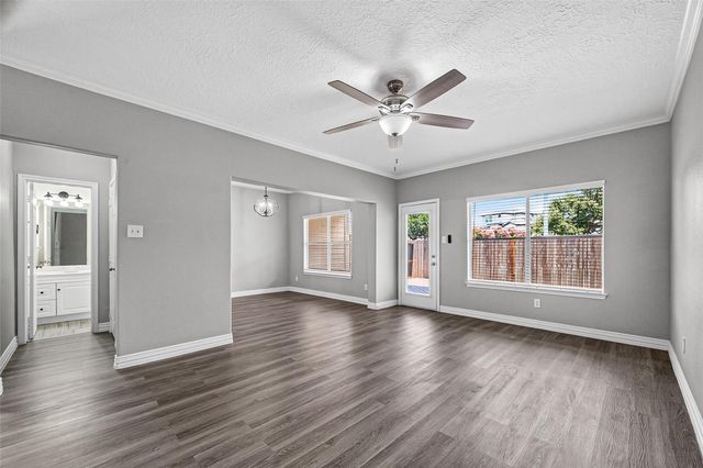 2034 Glencove Drive, Seabrook, TX 77586