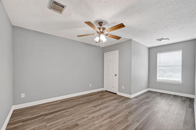2034 Glencove Drive, Seabrook, TX 77586
