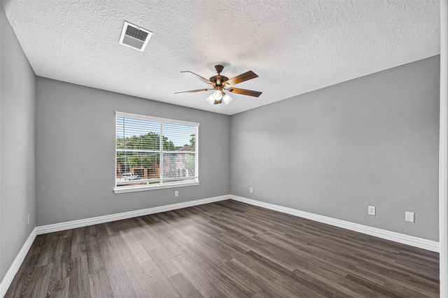 2034 Glencove Drive, Seabrook, TX 77586