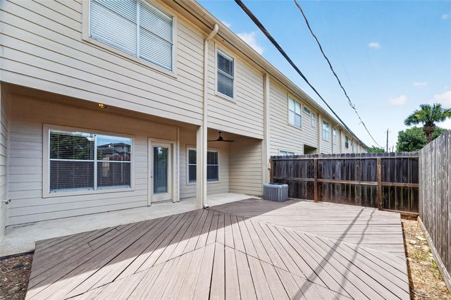 2034 Glencove Drive, Seabrook, TX 77586