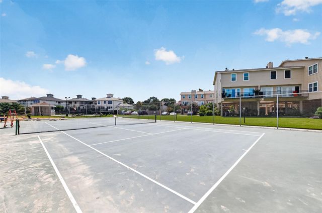 2034 Glencove Drive, Seabrook, TX 77586