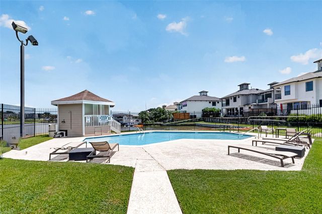 2034 Glencove Drive, Seabrook, TX 77586