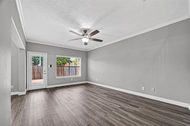 2034 Glencove Drive, Seabrook, TX 77586