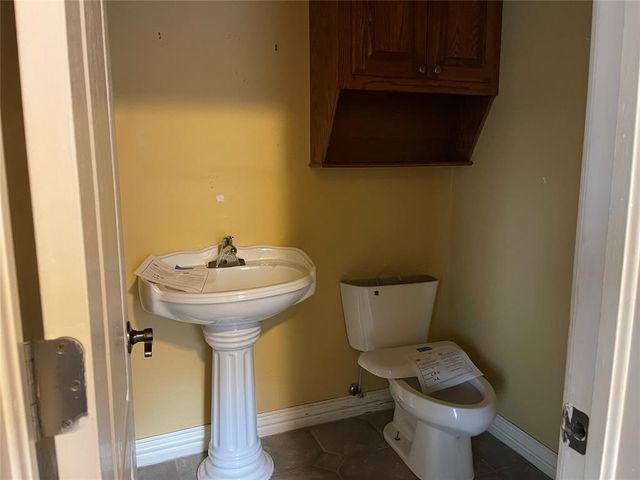 207 Stone Creek Road, Midwest City, OK 73130