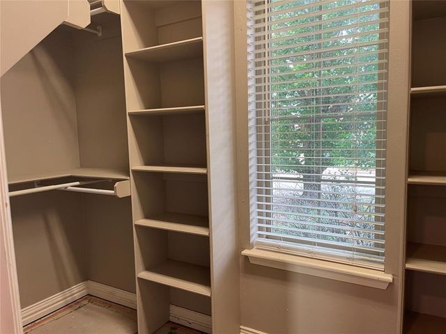 207 Stone Creek Road, Midwest City, OK 73130