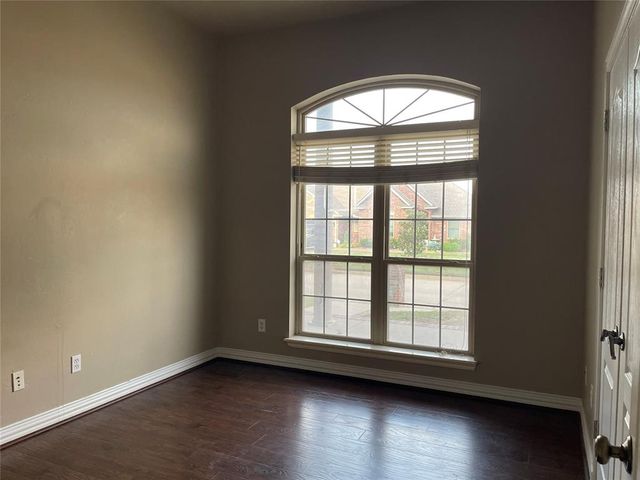 207 Stone Creek Road, Midwest City, OK 73130