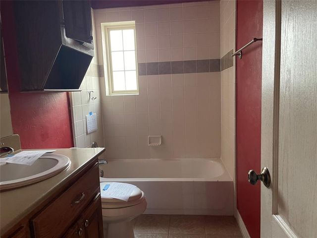 207 Stone Creek Road, Midwest City, OK 73130