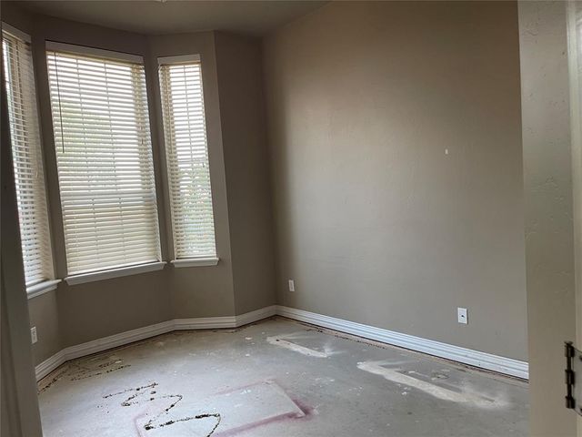 207 Stone Creek Road, Midwest City, OK 73130