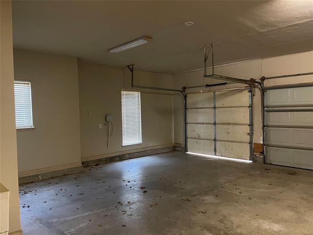 207 Stone Creek Road, Midwest City, OK 73130