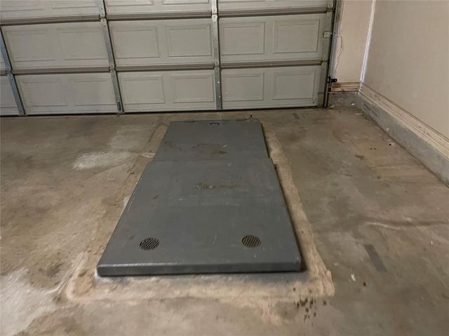 207 Stone Creek Road, Midwest City, OK 73130