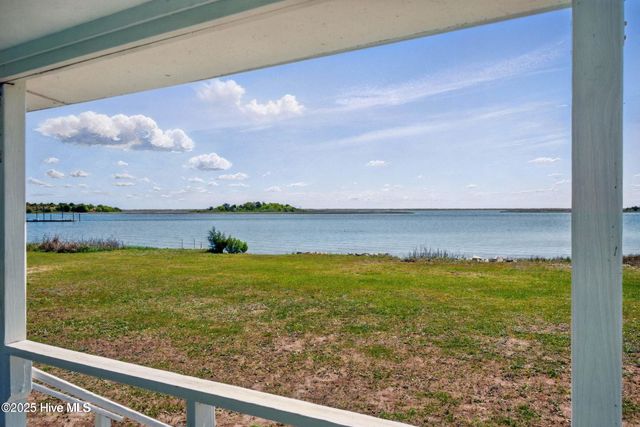 7663 Myrtle Grove Road, Wilmington, NC 28409