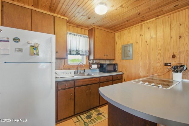 7663 Myrtle Grove Road, Wilmington, NC 28409