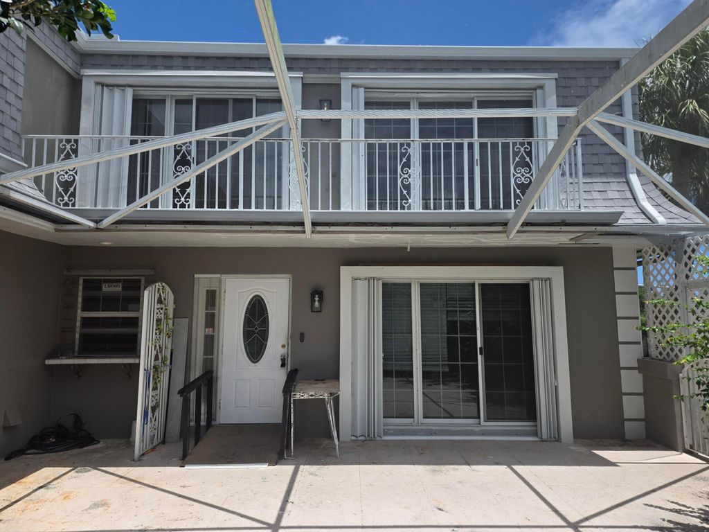 504 VISION Court, Palm Beach Gardens, FL 33418