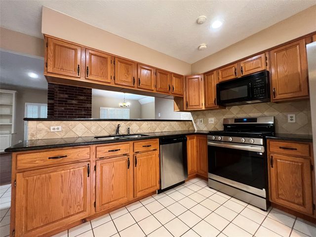 75 W Stony Bridge Circle, The Woodlands, TX 77381