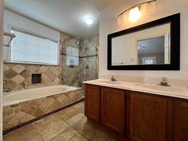 75 W Stony Bridge Circle, The Woodlands, TX 77381