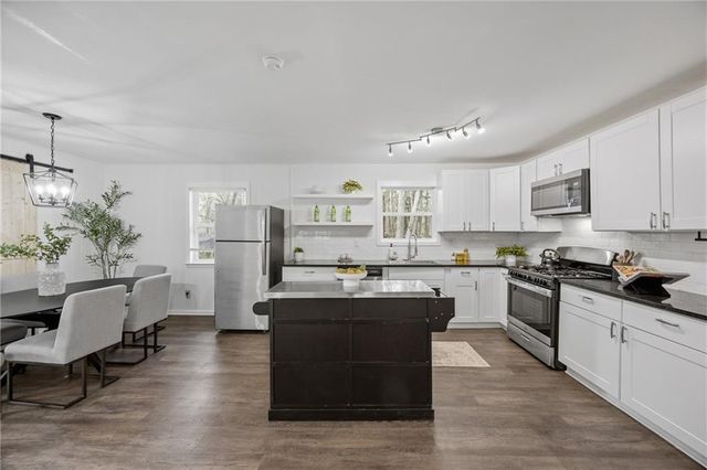 811 Cinderella Way, Decatur, GA 30033