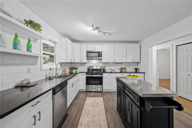 811 Cinderella Way, Decatur, GA 30033