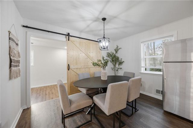 811 Cinderella Way, Decatur, GA 30033