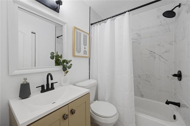 811 Cinderella Way, Decatur, GA 30033