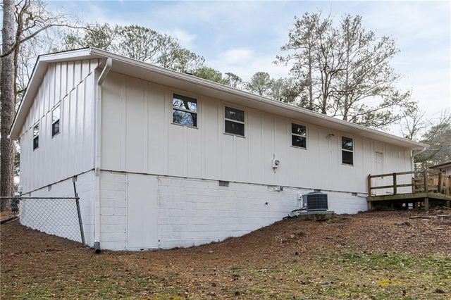 811 Cinderella Way, Decatur, GA 30033