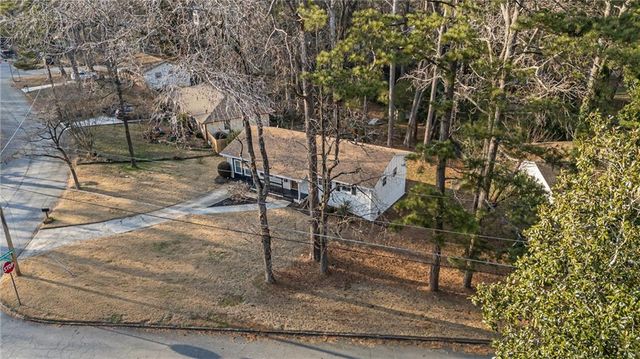 811 Cinderella Way, Decatur, GA 30033