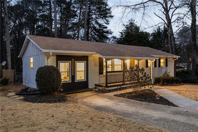 811 Cinderella Way, Decatur, GA 30033