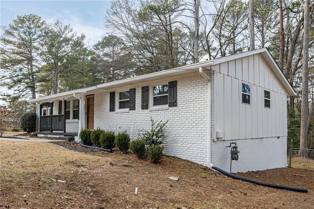 811 Cinderella Way, Decatur, GA 30033