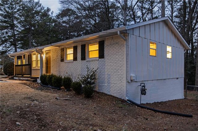 811 Cinderella Way, Decatur, GA 30033