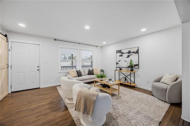 811 Cinderella Way, Decatur, GA 30033