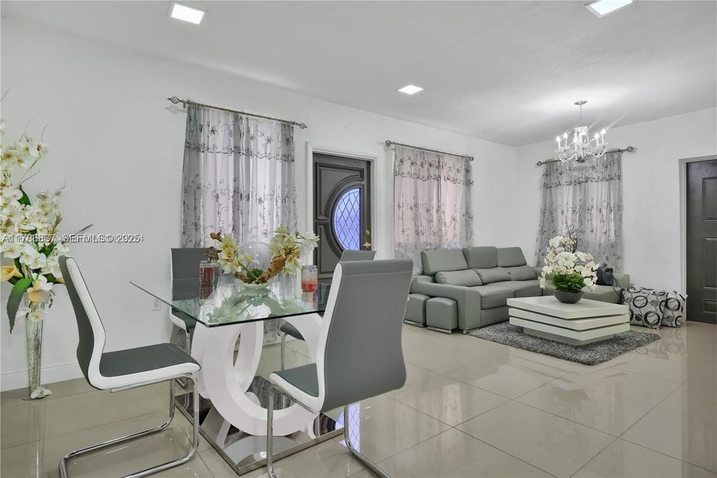 7225 SW 21st Street, Miami, FL 33155