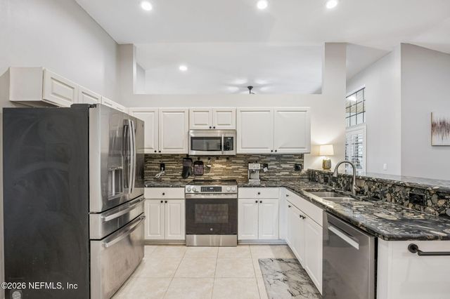 12513 GATELY OAKS Lane E, Jacksonville, FL 32225
