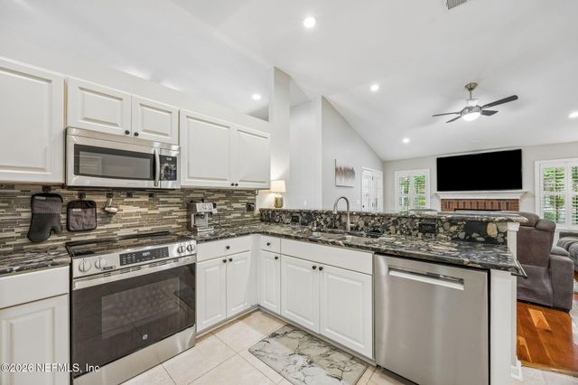 12513 GATELY OAKS Lane E, Jacksonville, FL 32225