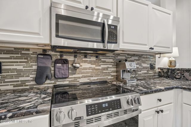 12513 GATELY OAKS Lane E, Jacksonville, FL 32225