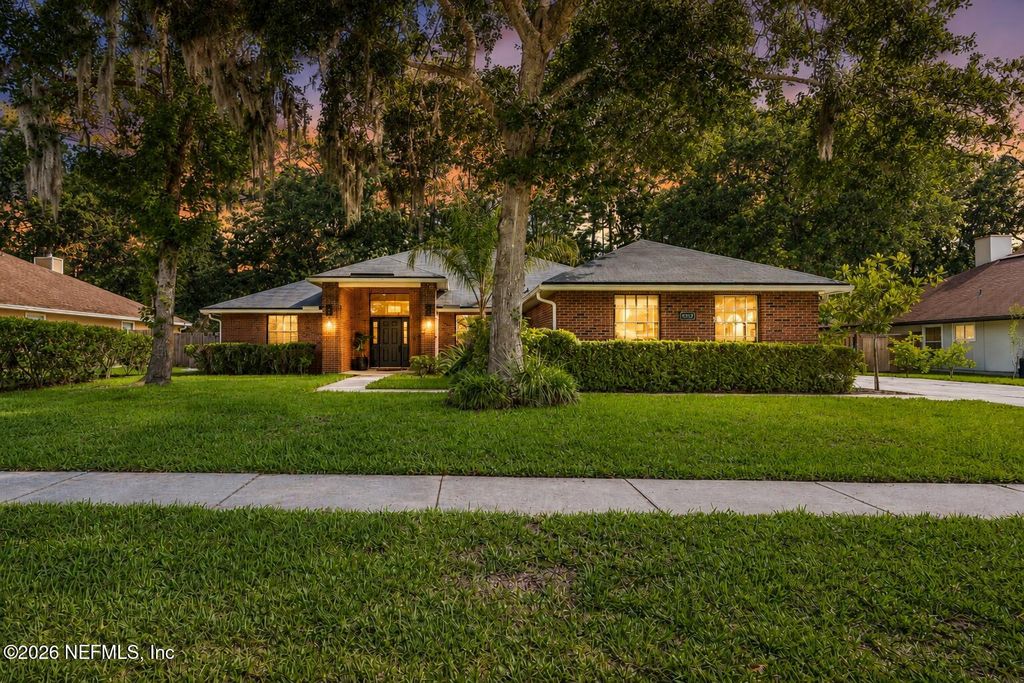 12513 GATELY OAKS Lane E, Jacksonville, FL 32225