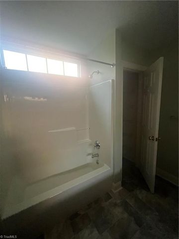 2721 Bridgeport Drive, Winston-salem, NC 27103