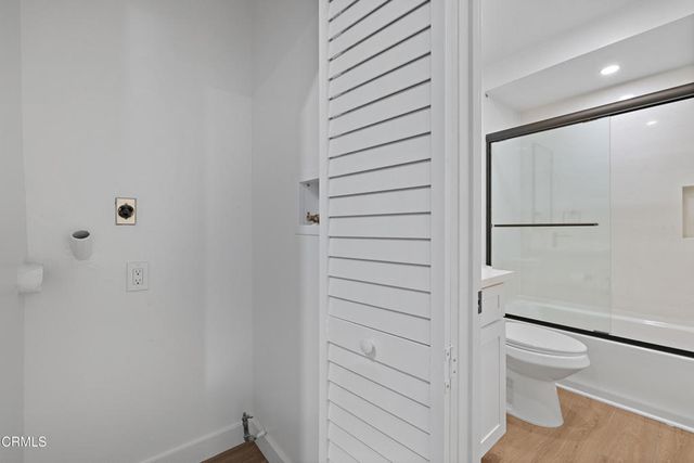 5720 Owensmouth Avenue 125, Woodland Hills, CA 91367