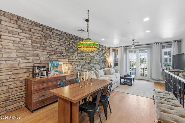 2454 E ROMA Avenue, Phoenix, AZ 85016