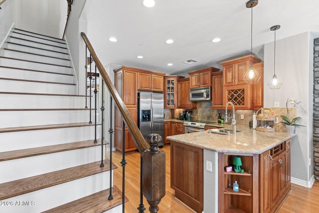 2454 E ROMA Avenue, Phoenix, AZ 85016